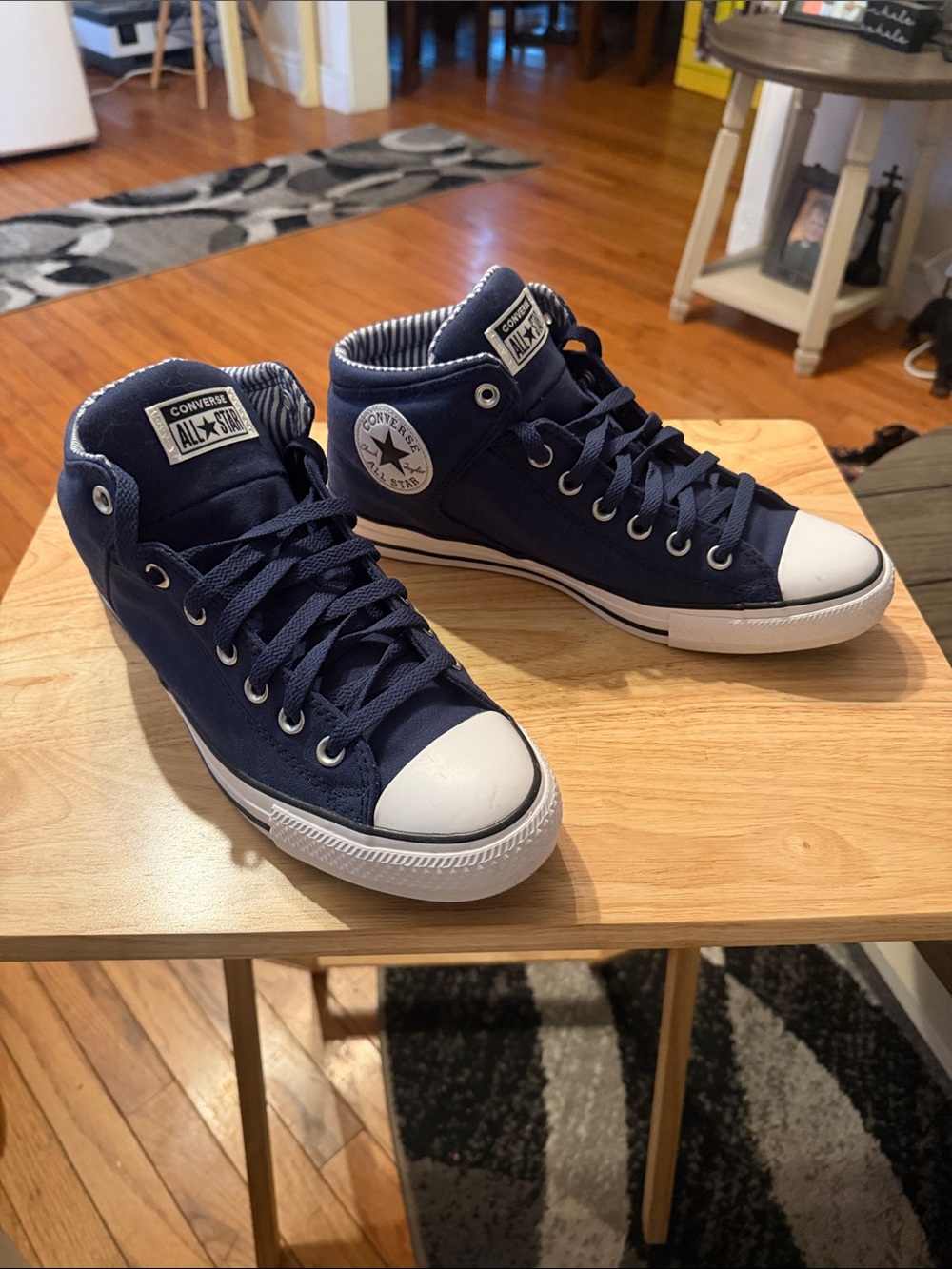Converse High Top Sneakers in Navy and White M(10) W(12)